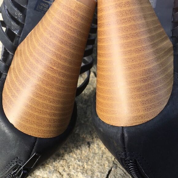 QUPID 10 Chamber 23 heeled zipper bootie Black Sandals - Picture 7 of 14